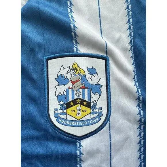 Huddersfield Town Men's Football Jersey by Umbro NWT Men’s Medium - Picture 2 of 6
